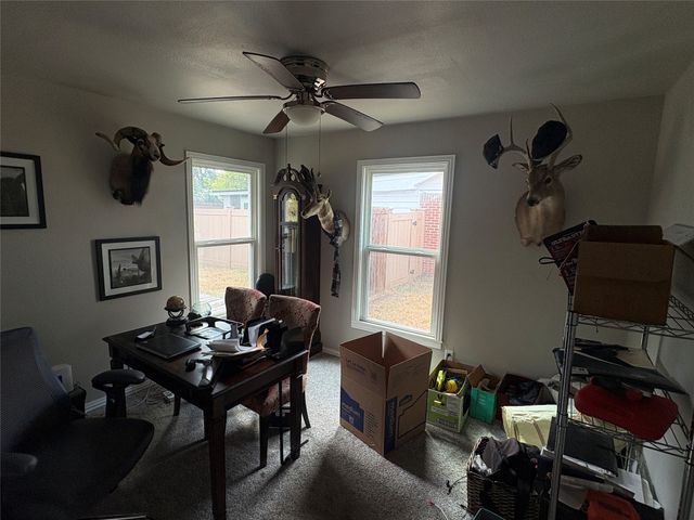 800 Lynda Drive, River Oaks, TX 76114