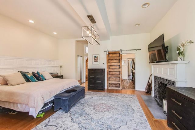 4553 S Ellis Avenue, Chicago, IL 60653