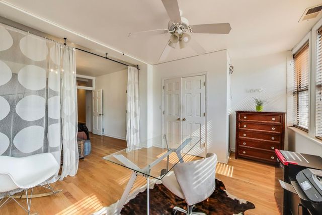 4553 S Ellis Avenue, Chicago, IL 60653