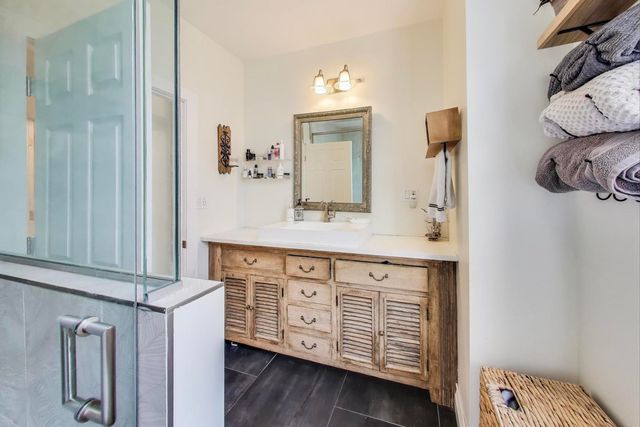 4553 S Ellis Avenue, Chicago, IL 60653