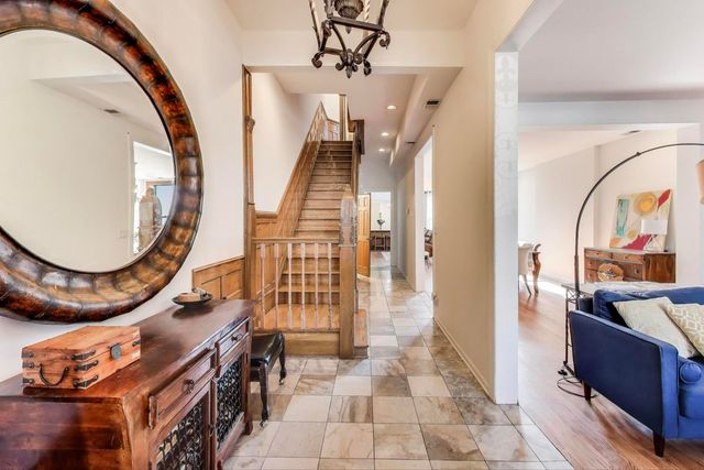 4553 S Ellis Avenue, Chicago, IL 60653