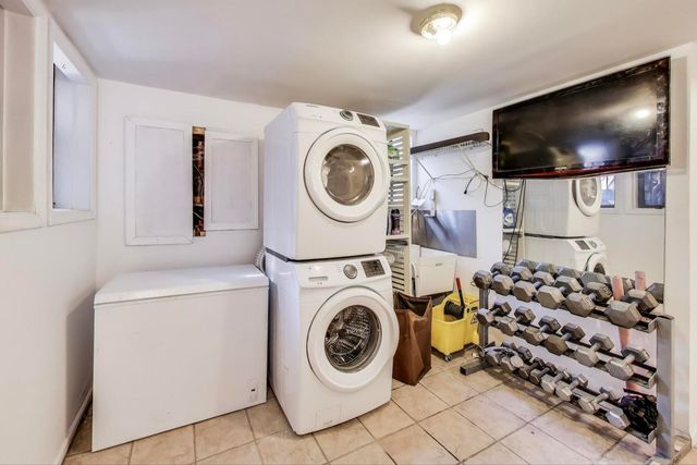 4553 S Ellis Avenue, Chicago, IL 60653