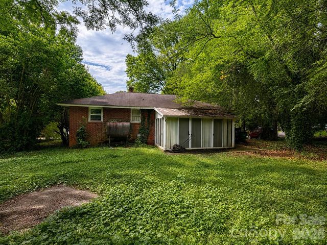 139 Southwold Drive, Charlotte, NC 28217