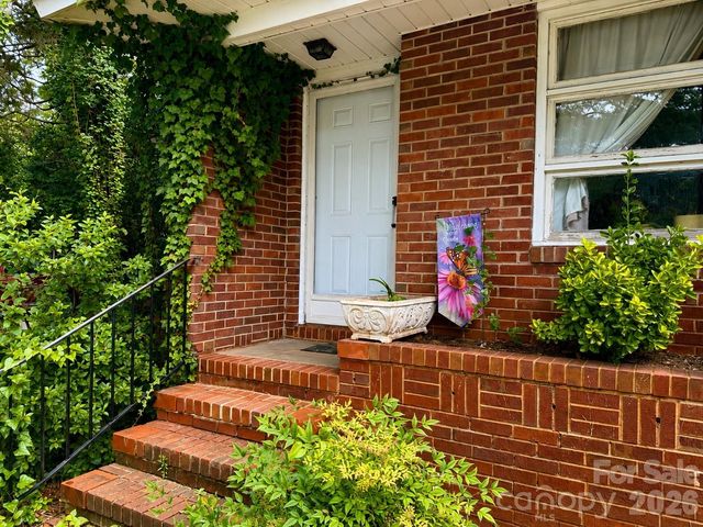 139 Southwold Drive, Charlotte, NC 28217