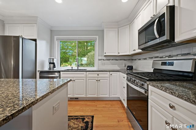 446 Hammerstone Lane B, Stratford, CT 06614