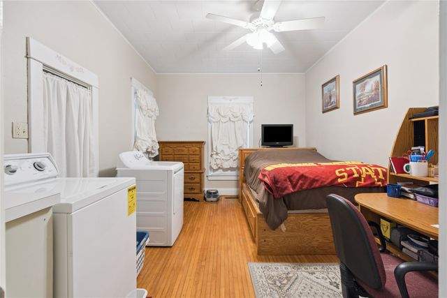 910 W Madison Street, Knoxville, IA 50138