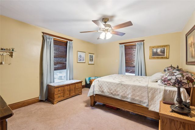 910 W Madison Street, Knoxville, IA 50138