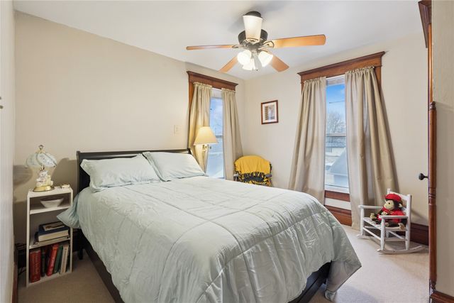 910 W Madison Street, Knoxville, IA 50138