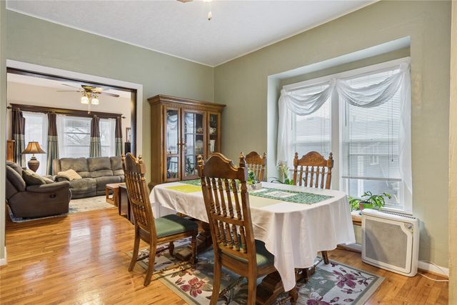 910 W Madison Street, Knoxville, IA 50138