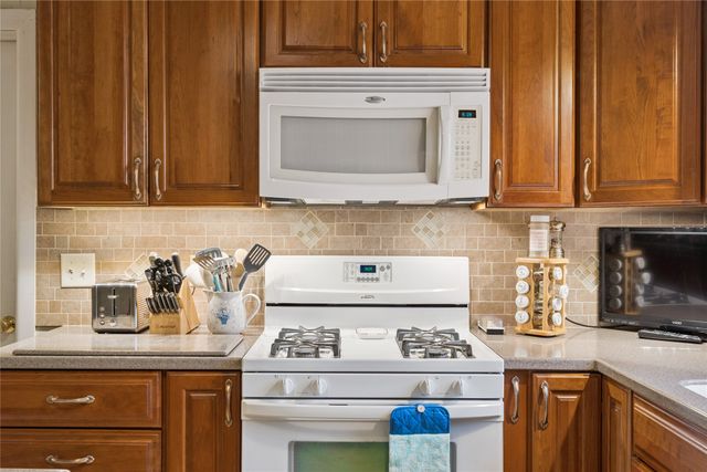 910 W Madison Street, Knoxville, IA 50138