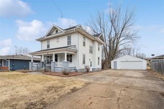 910 W Madison Street, Knoxville, IA 50138