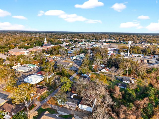 617 Mills Street, Picayune, MS 39466