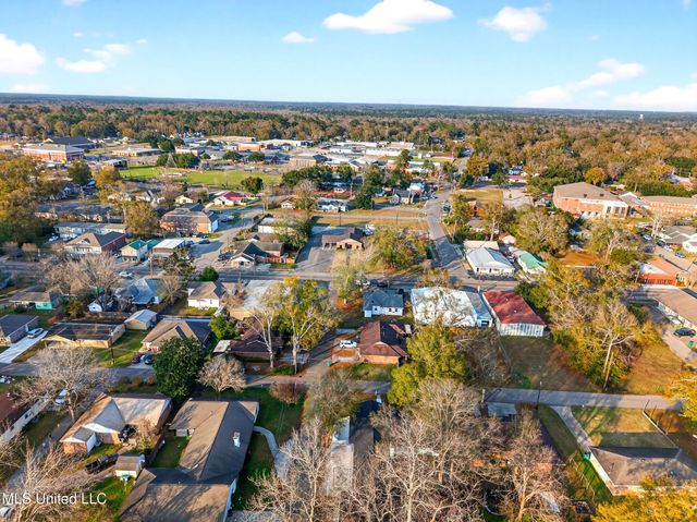 617 Mills Street, Picayune, MS 39466