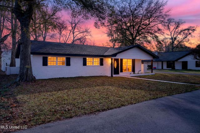 617 Mills Street, Picayune, MS 39466