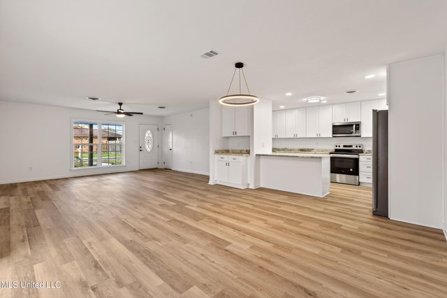 617 Mills Street, Picayune, MS 39466