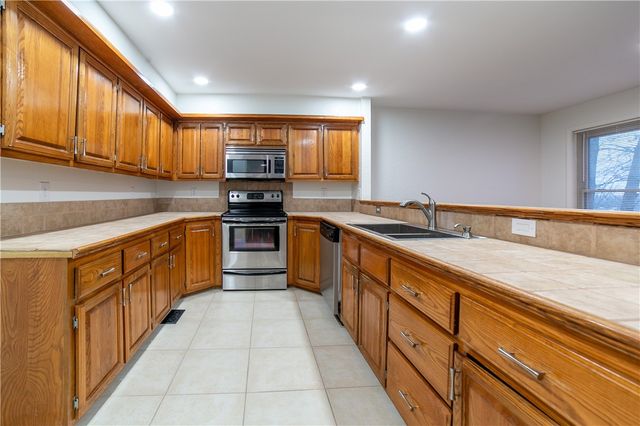 4 Estes Drive, Bella Vista, AR 72715