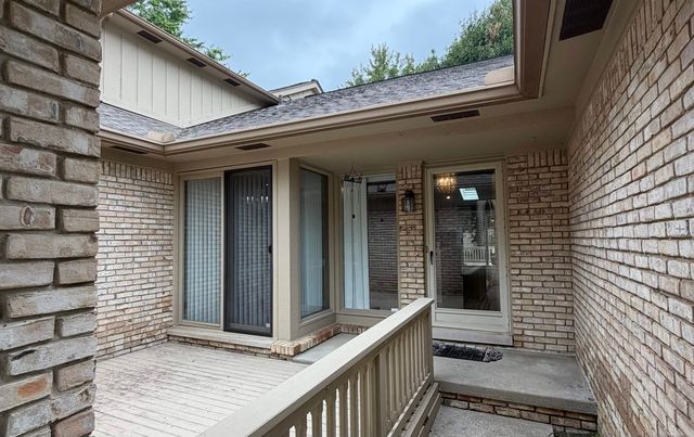 43076 W Kirkwood Drive, Clinton Township, MI 48038