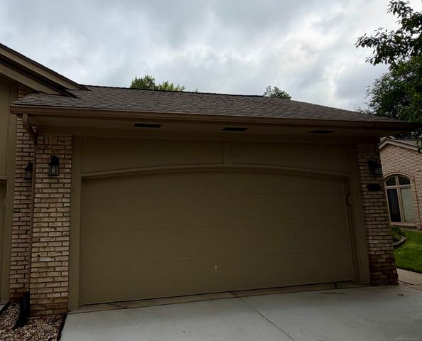 43076 W Kirkwood Drive, Clinton Township, MI 48038