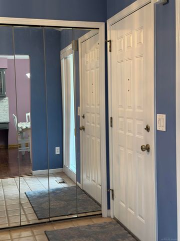 43076 W Kirkwood Drive, Clinton Township, MI 48038