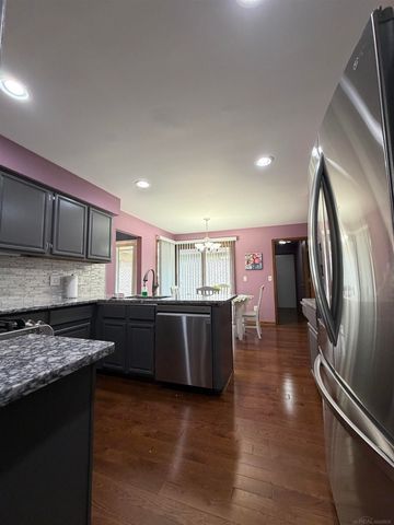 43076 W Kirkwood Drive, Clinton Township, MI 48038