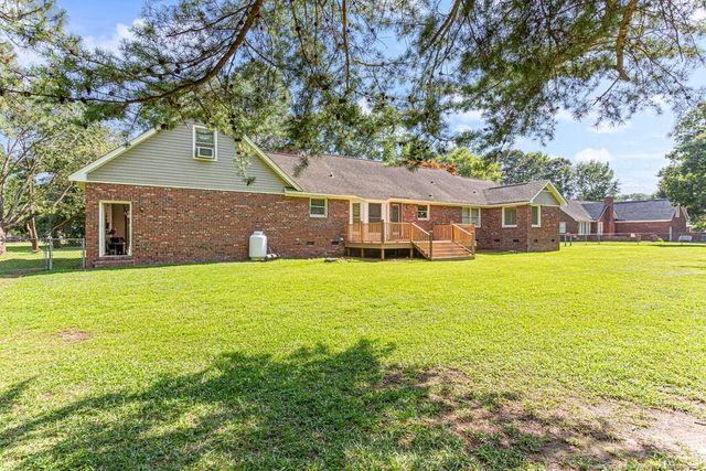 5424 Kentucky Lane, Hope Mills, NC 28348