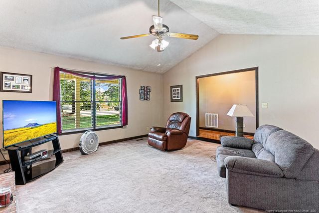5424 Kentucky Lane, Hope Mills, NC 28348