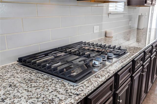 520 Coventry Way, Mcdonough, GA 30252