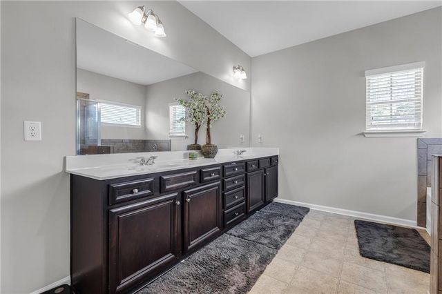 520 Coventry Way, Mcdonough, GA 30252