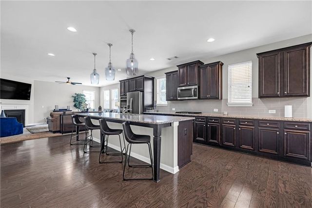520 Coventry Way, Mcdonough, GA 30252