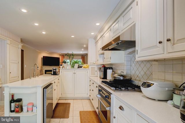 13 CAMPBELL WOODS WAY, Princeton, NJ 08540