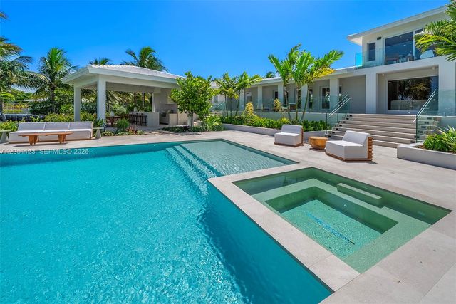 900 N Northlake Dr, Hollywood, FL 33019