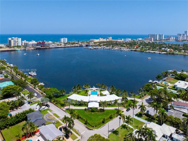 900 N Northlake Dr, Hollywood, FL 33019