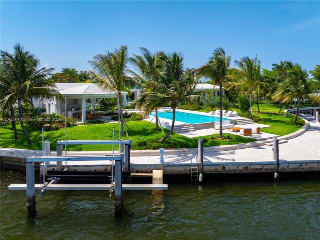 900 N Northlake Dr, Hollywood, FL 33019