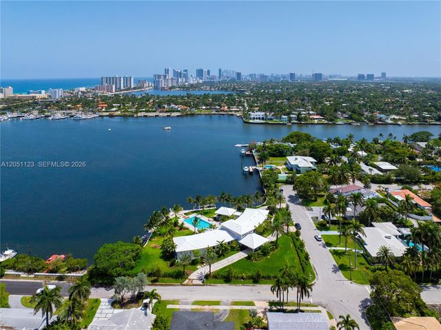 900 N Northlake Dr, Hollywood, FL 33019