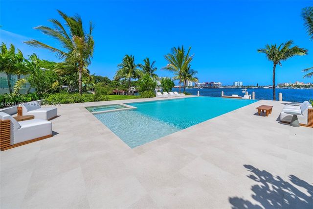 900 N Northlake Dr, Hollywood, FL 33019