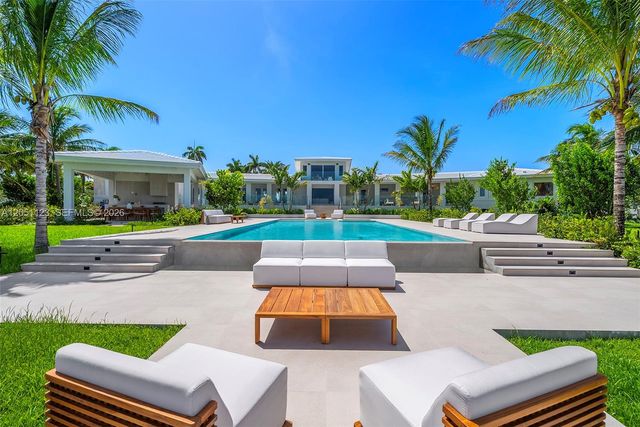 900 N Northlake Dr, Hollywood, FL 33019