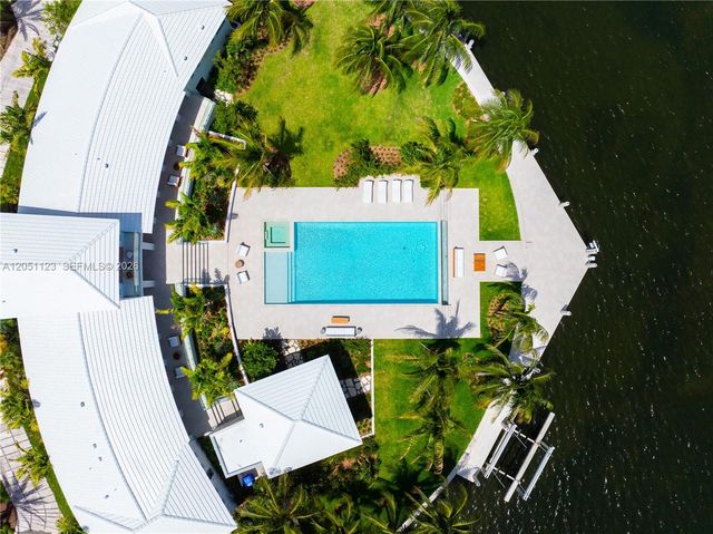 900 N Northlake Dr, Hollywood, FL 33019