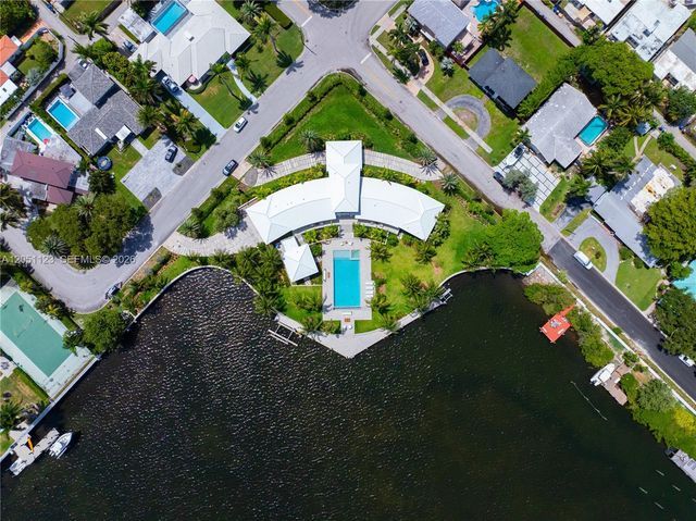 900 N Northlake Dr, Hollywood, FL 33019