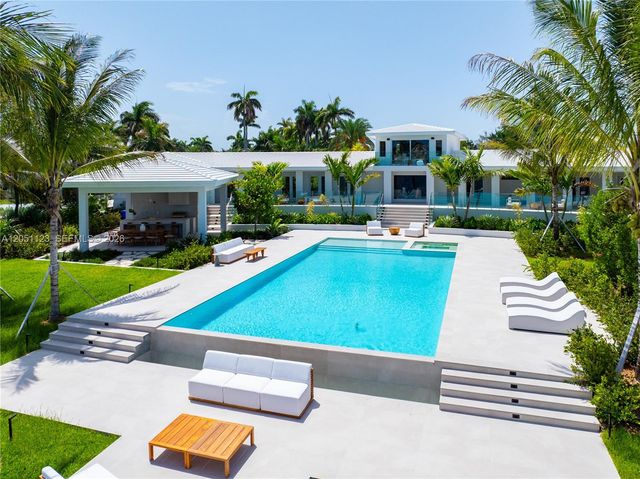 900 N Northlake Dr, Hollywood, FL 33019