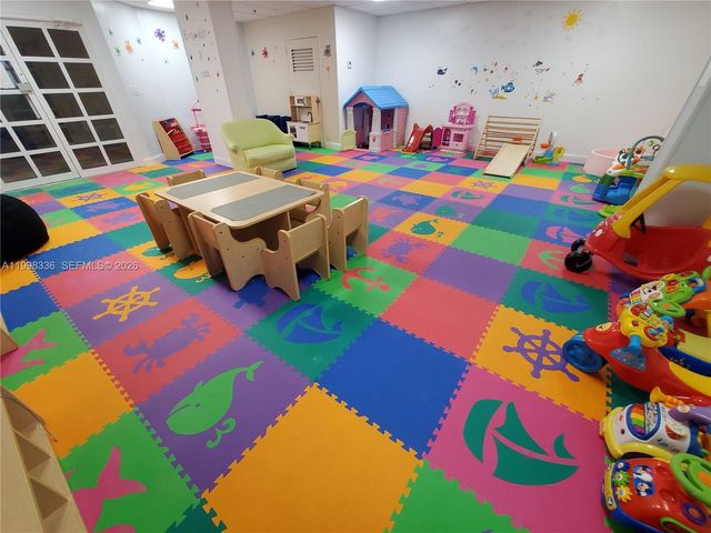 540 Brickell Key Dr 1020, Miami, FL 33131