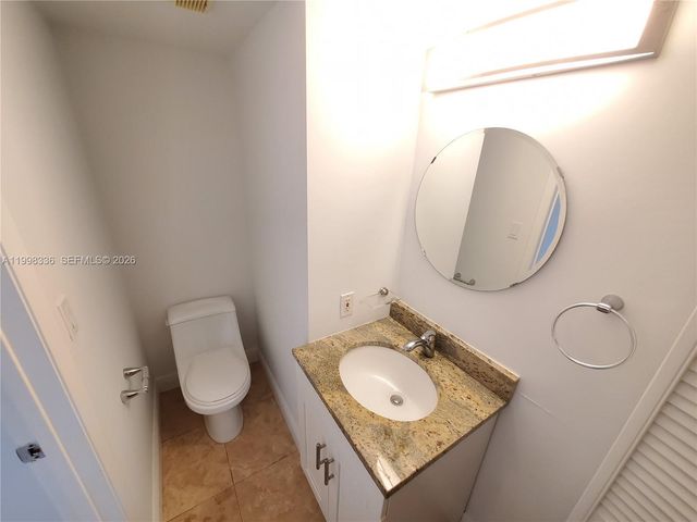 540 Brickell Key Dr 1020, Miami, FL 33131