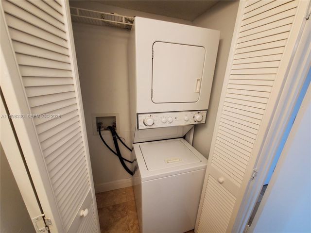 540 Brickell Key Dr 1020, Miami, FL 33131