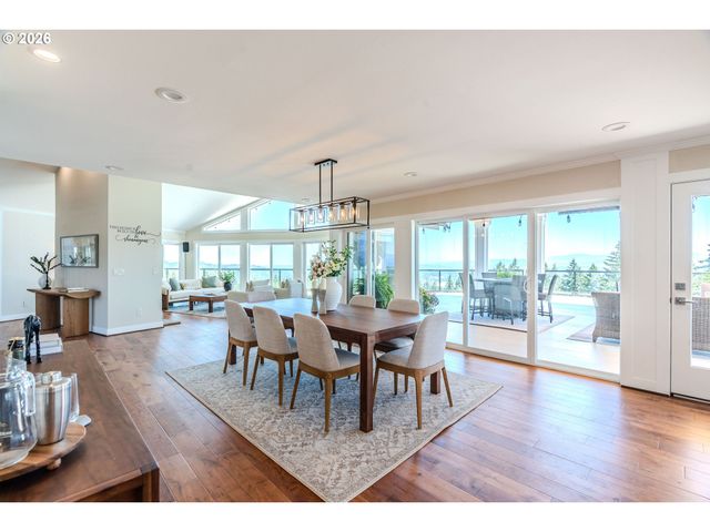 9700 Se CASTLE Ct, Damascus, OR 97089