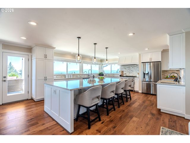 9700 Se CASTLE Ct, Damascus, OR 97089