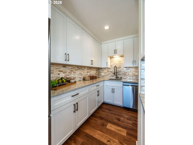 9700 Se CASTLE Ct, Damascus, OR 97089