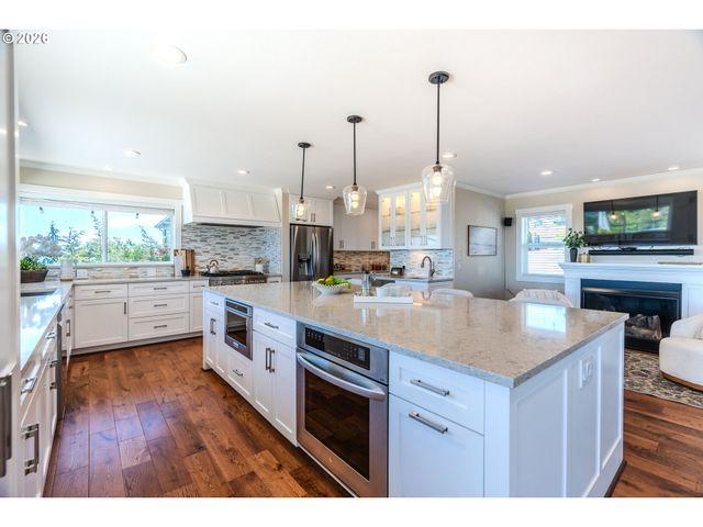 9700 Se CASTLE Ct, Damascus, OR 97089