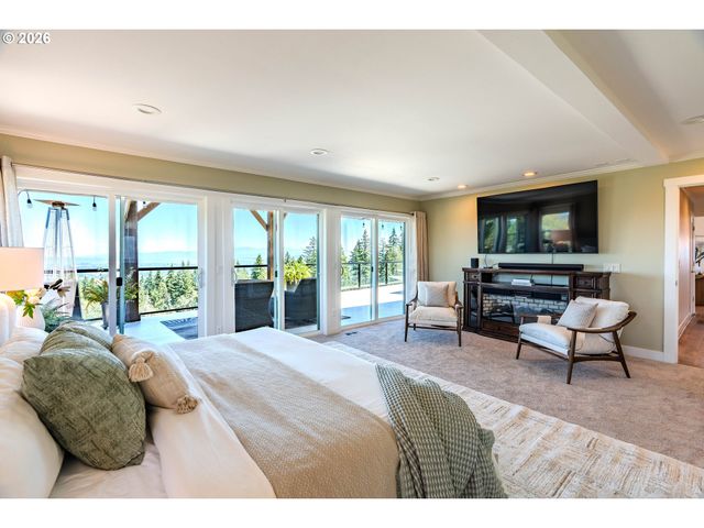 9700 Se CASTLE Ct, Damascus, OR 97089
