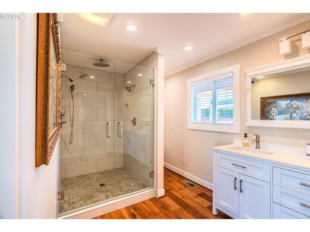 9700 Se CASTLE Ct, Damascus, OR 97089