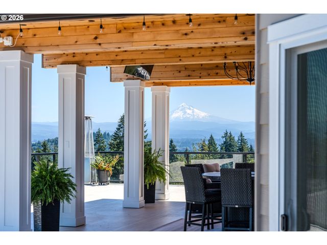 9700 Se CASTLE Ct, Damascus, OR 97089