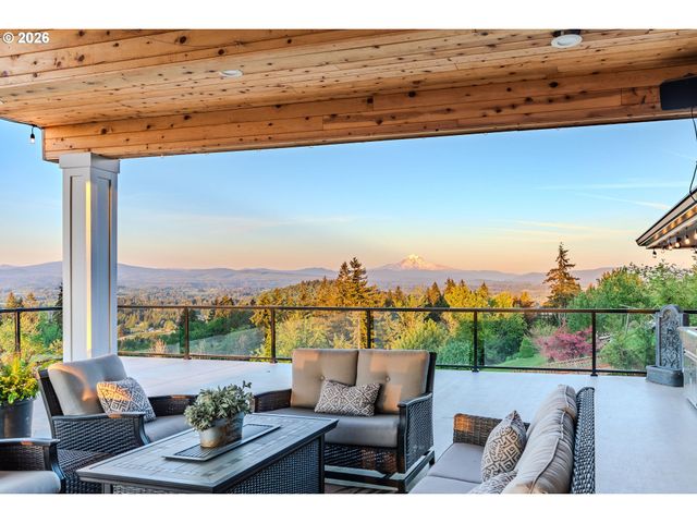 9700 Se CASTLE Ct, Damascus, OR 97089